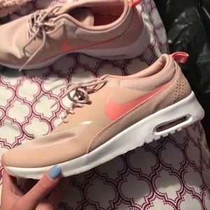 Women’s Nike Air Max Thea Size 11
